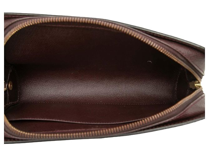 Borsa a pochette Louis Vuitton Taiga Pochette Baikal marrone - vista 4