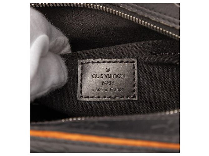 Sac à main Louis Vuitton Monogram Mat Shelton Gris - vue 5