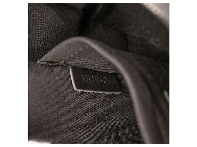 Sac à main Louis Vuitton Monogram Mat Shelton Gris - vue 6