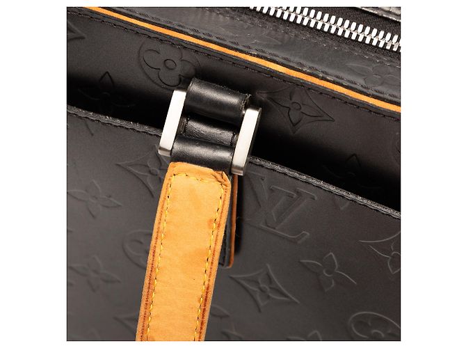Sac à main Louis Vuitton Monogram Mat Shelton Gris - vue 7