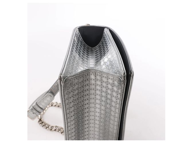 Borsa a tracolla con catena Christian Dior Diorama Cannage in pelle verniciata Silver Nero - vista 8