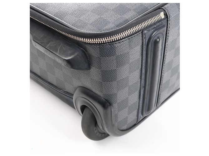 Borsa da viaggio Louis Vuitton Pegase 55 Damier Graphite in nero - vista 11