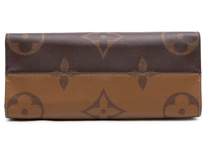 Borsa Satchel Louis Vuitton Monogram Reverse Giant OnTheGo MM Marrone - vista 3