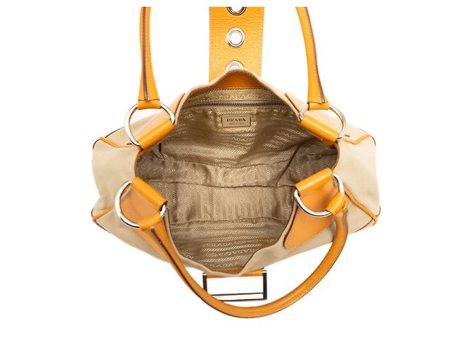 Prada Moon Schultertasche aus Canapa-Canvas mit Cinghiale-Besatz in Beige - Ansicht 4