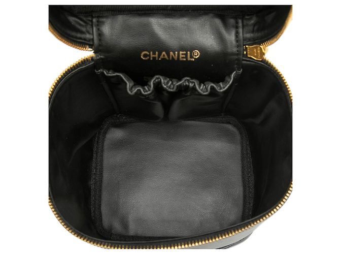 Vanity Beauty case Chanel CC in pelle di agnello nera Nero - vista 4
