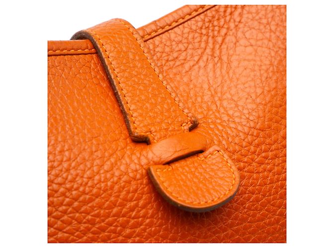 Borsa a tracolla Hermès Evelyne III 29 in pelle Clemence Orange - vista 7
