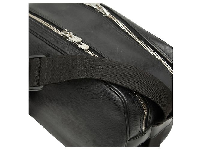 Sac bandoulière Louis Vuitton Taiga Reporter PM Noir - vue 8
