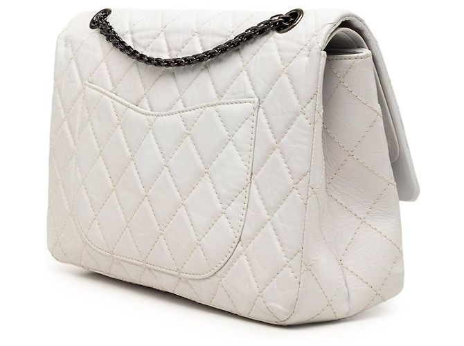 Borsa a tracolla Chanel Reissue 2.55 Double Flap 227 in pelle di vitello invecchiata matelassé bianca Bianco - vista 2