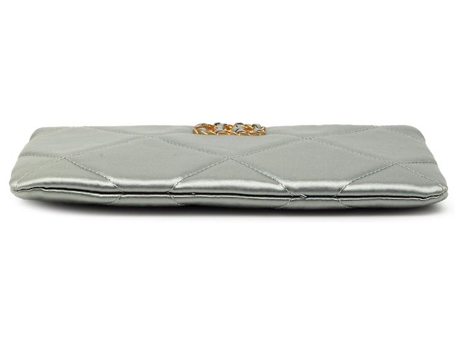 Borsa Clutch Chanel Small Satin 19 O Case VIP Zip Pouch Argento - vista 3