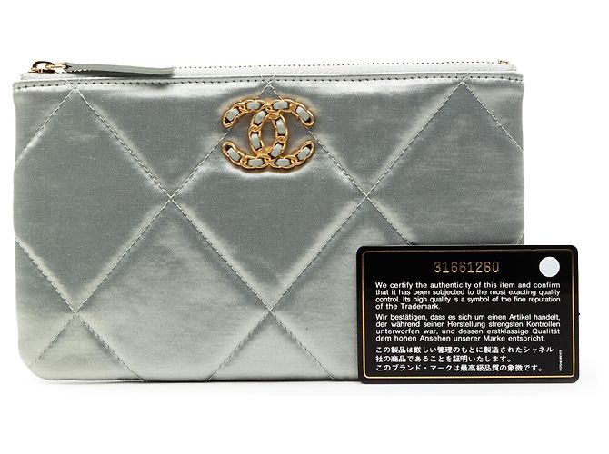 Borsa Clutch Chanel Small Satin 19 O Case VIP Zip Pouch Argento - vista 9