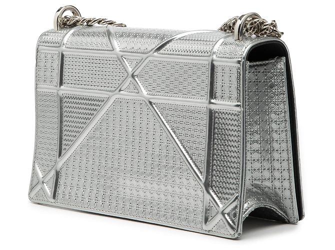 Borsa a tracolla Diorama con patta Microcannage in vernice metallizzata argento, dimensione Medium - vista 2