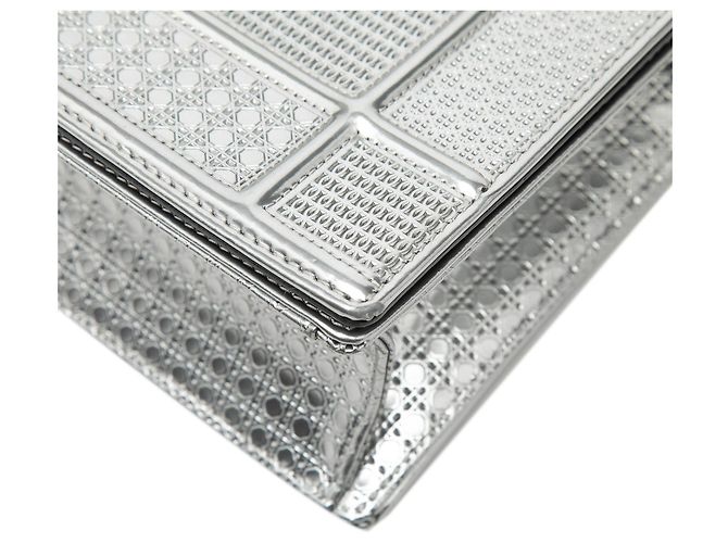 Borsa a tracolla Diorama con patta Microcannage in vernice metallizzata argento, dimensione Medium - vista 7