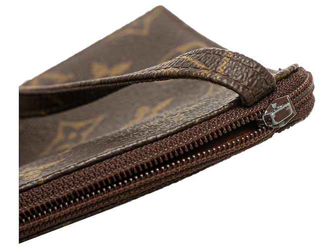 Borsa a tracolla porta passaporto Louis Vuitton Monogram Pochette Secret Marrone - vista 10