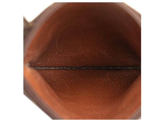 Borsa a tracolla porta passaporto Louis Vuitton Monogram Pochette Secret Marrone - vista 4