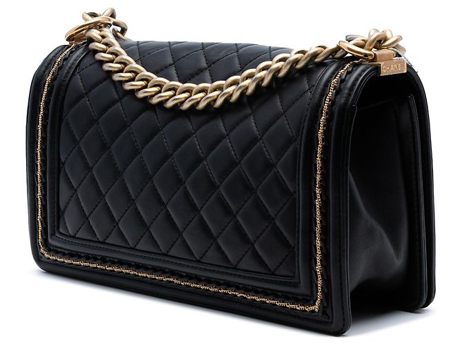 Borsa a tracolla Chanel Boy Flap in pelle d'agnello matelassé nera, dimensione Old Medium Nero - vista 2