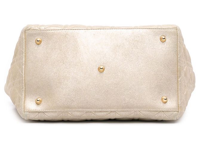 Goldene Soft Lady Dior Tote Bag Medium aus irisierendem metallischem Lammleder Cannage - Ansicht 3