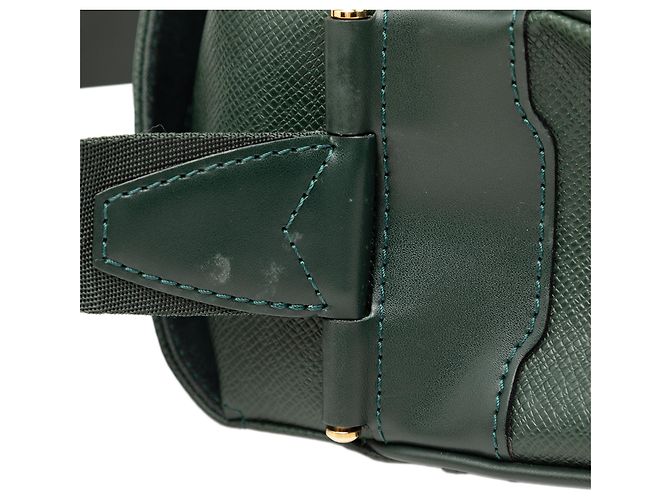 Borsa a tracolla Louis Vuitton Taiga Yaranga Verde - vista 6