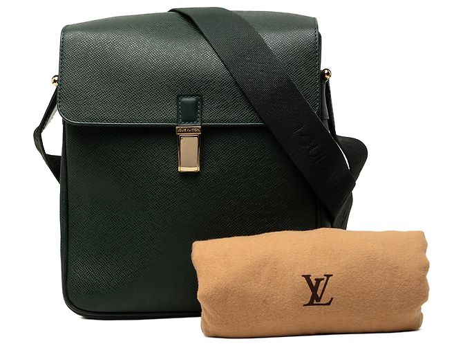 Borsa a tracolla Louis Vuitton Taiga Yaranga Verde - vista 8