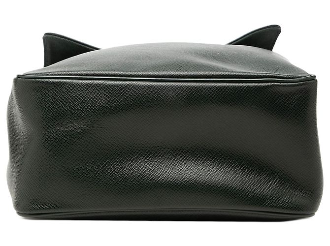 Borsa a tracolla Louis Vuitton Taiga Yaranga Verde - vista 3