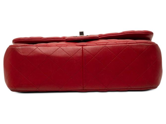Borsa a tracolla Chanel Jumbo Classic Double Flap in pelle di agnello rossa Rosso - vista 3