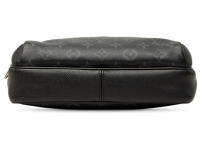 Borsa a tracolla Louis Vuitton Monogram Taigarama Outdoor Nera Nero - vista 3