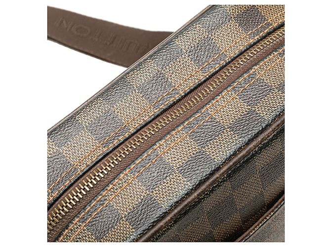 Bolso bandolera Louis Vuitton Damier Ebene Olav PM marrón Castaño - vista 9