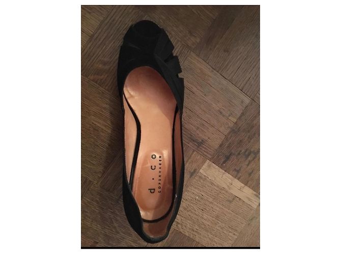 Autre Marque Keilabsatz-Pumps aus schwarzem Wildleder - Ansicht 2