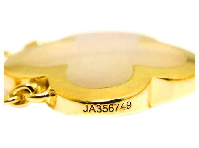 Collier Pure Alhambra en nacre Van Cleef & Arpels - vue 5