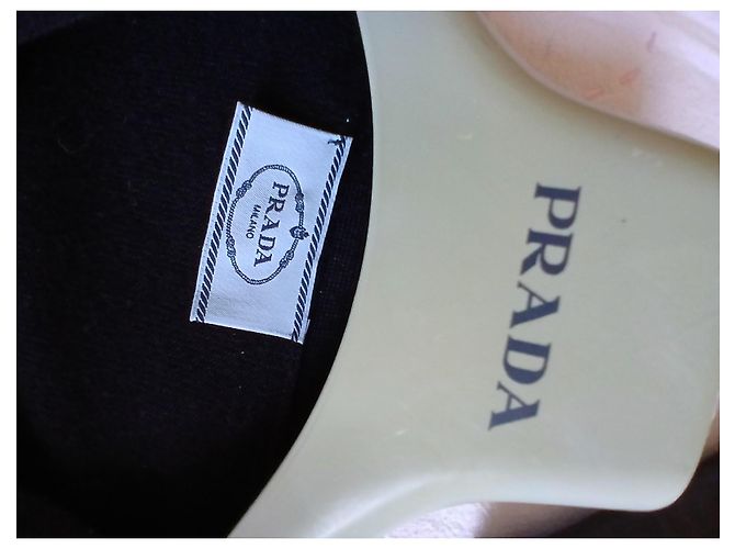 Prada schwarzer Cardigan aus Schurwolle - Ansicht 4