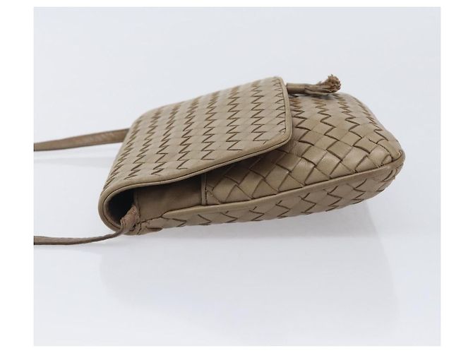 Bottega Veneta Tassel Flap Intrecciato Nappa Medium Beige - vista 4