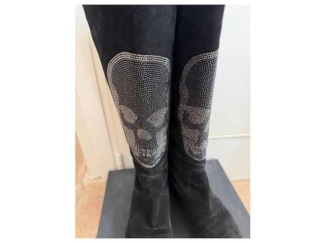 Autre Marque Botas altas de ante negro con calavera adornada con tachuelas - vista 2