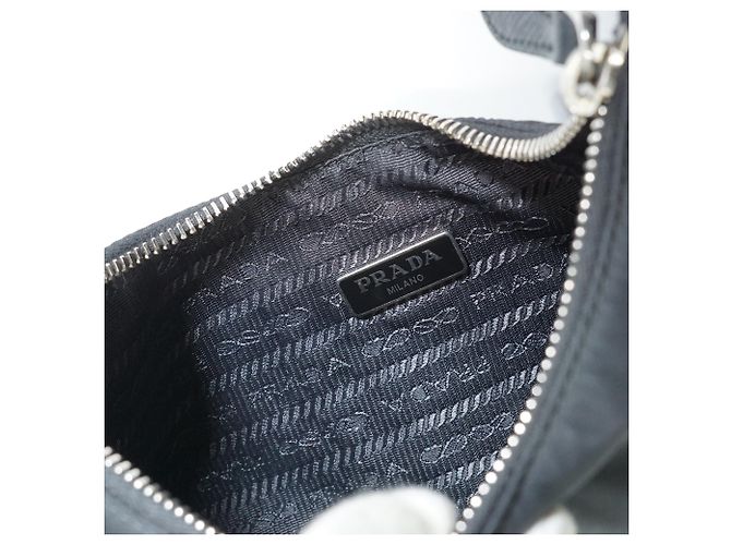 Prada Re-Edition 2005 Re-Nylon Mini Hobo Nero - vista 12