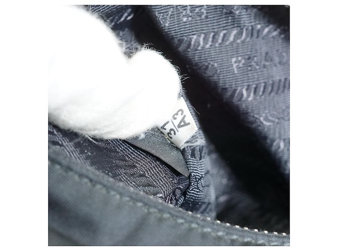 Prada Re-Edition 2005 Re-Nylon Mini Hobo Nero - vista 15