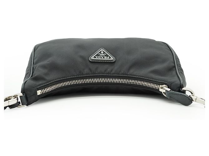 Prada Re-Edition 2005 Re-Nylon Mini Hobo Nero - vista 9
