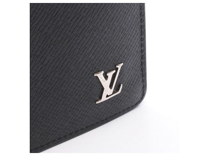 Louis Vuitton Portefeuille Brazza Taiga Noir Bi-fold Long Wallet Nero - vista 7