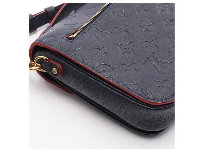 Borsa Louis Vuitton Pochette Métis Monogram Empreinte Rosso Blu navy - vista 6