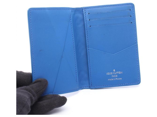 Organizer Portacarte in pelle blu neon Louis Vuitton - vista 3