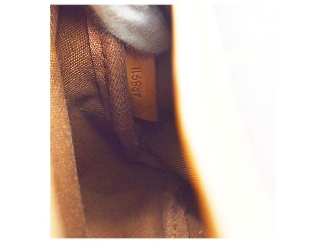 Louis Vuitton Saumur Monogram Canvas 30 Marrone - vista 5