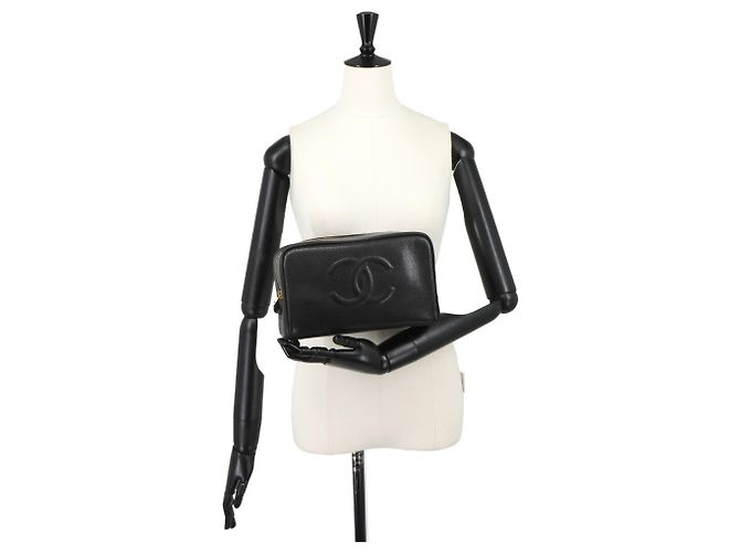 Pouch Chanel in pelle caviar nera - vista 10