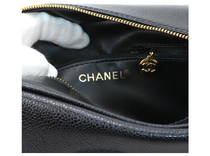 Pouch Chanel in pelle caviar nera - vista 7