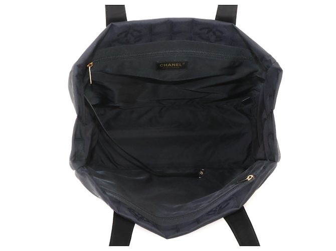 Borsa Chanel New Travel Line Tote MM Nero - vista 7