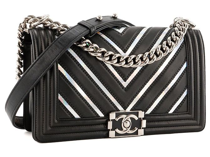 CHANEL - Borsa a tracolla Boy Chanel in pelle liscia chevron iridescente e nera Nero - vista 2