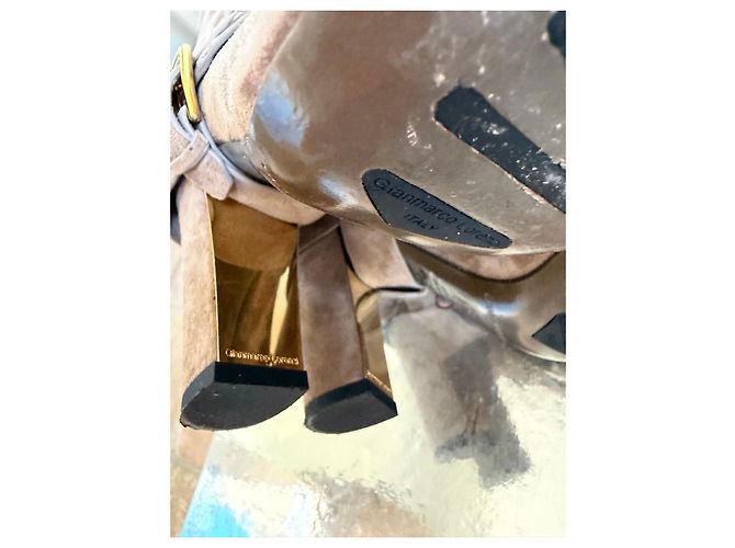 Gianmarco Lorenzi Botas altas de ante marrón con punta metálica dorada - vista 7