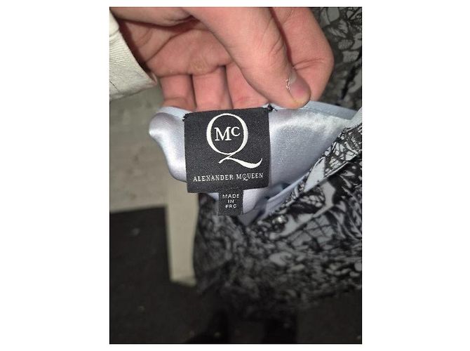 Alexander McQueen Abendkleid aus schwarzer Seidenspitze Sz.40 gebraucht - Ansicht 5