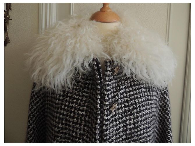 Chanel Abrigo de Tweed Mohair y Cordero de Mongolia Métiers d'Art Paris Dallas Negro Blanco - vista 3