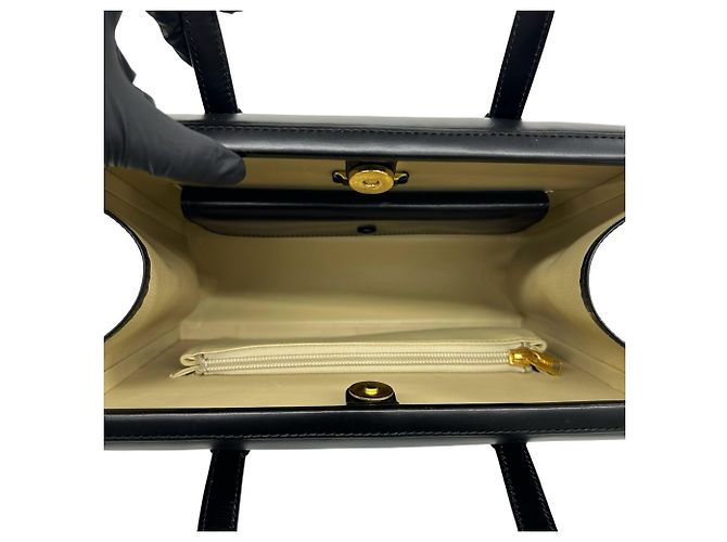Loewe Vintage Mini Tote Bag aus Kalbsleder mit eingraviertem Logo Schwarz - Ansicht 9