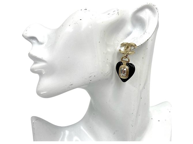Orecchini Chanel Coco Mark Heart Bijou GP Nero D'oro - vista 2