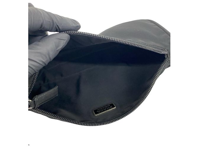 Mini borsa pochette Prada in nylon Nero - vista 9