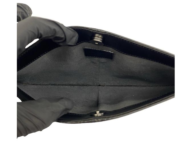 Louis Vuitton Pochette Demilune Epi Leather Semi-Shoulder Bag Negro - vista 9