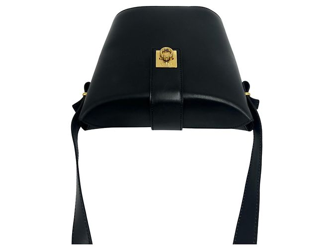 Céline Bolsa de Ombro Celine em Couro de Bezerro com Logotipo Vintage e Ferragens em Anel Preto - vista 4